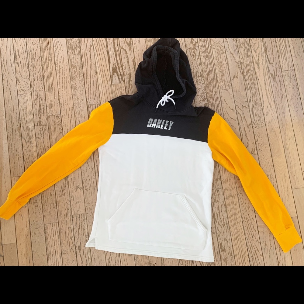 Oakley Youth XL custom fit Hoodie Sweatshirt